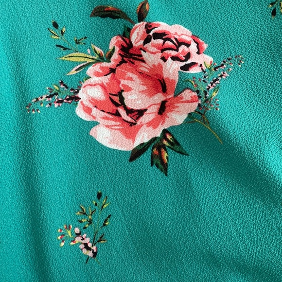 🔥 3/$15 bundle & save! Floral Jumpsuit - Picture 4 of 6